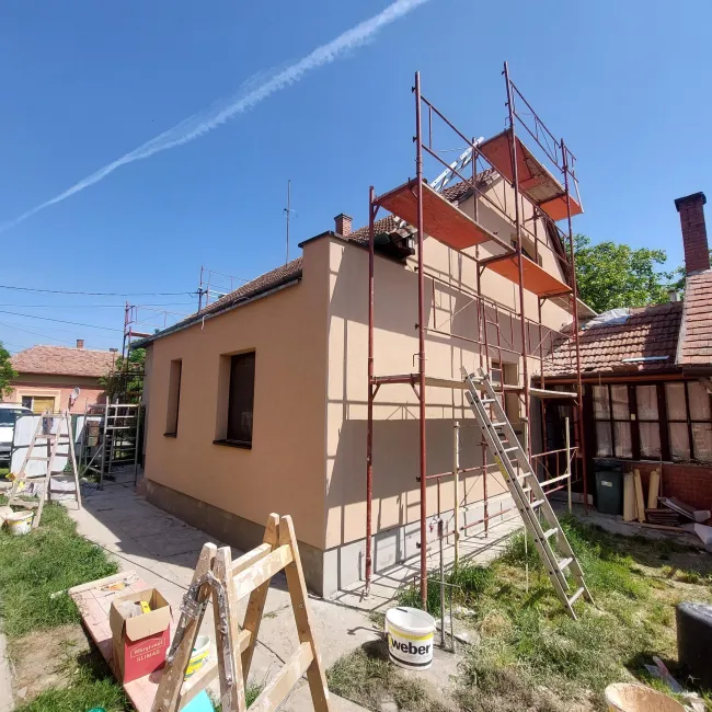 Külső homlokzat szigetelése színezés után